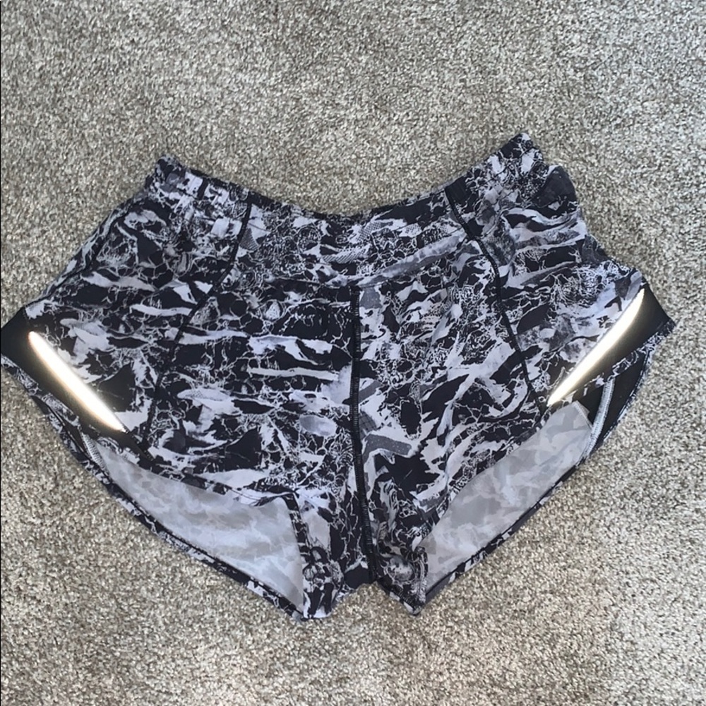 Lululemon hotty hot short